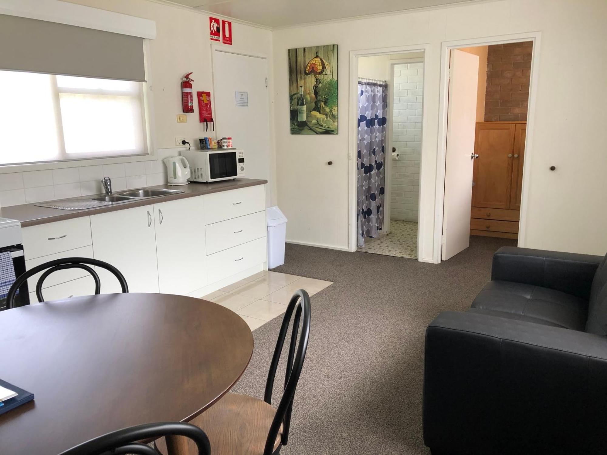 Acacia Caravan Park & Holiday Units Арарат Экстерьер фото
