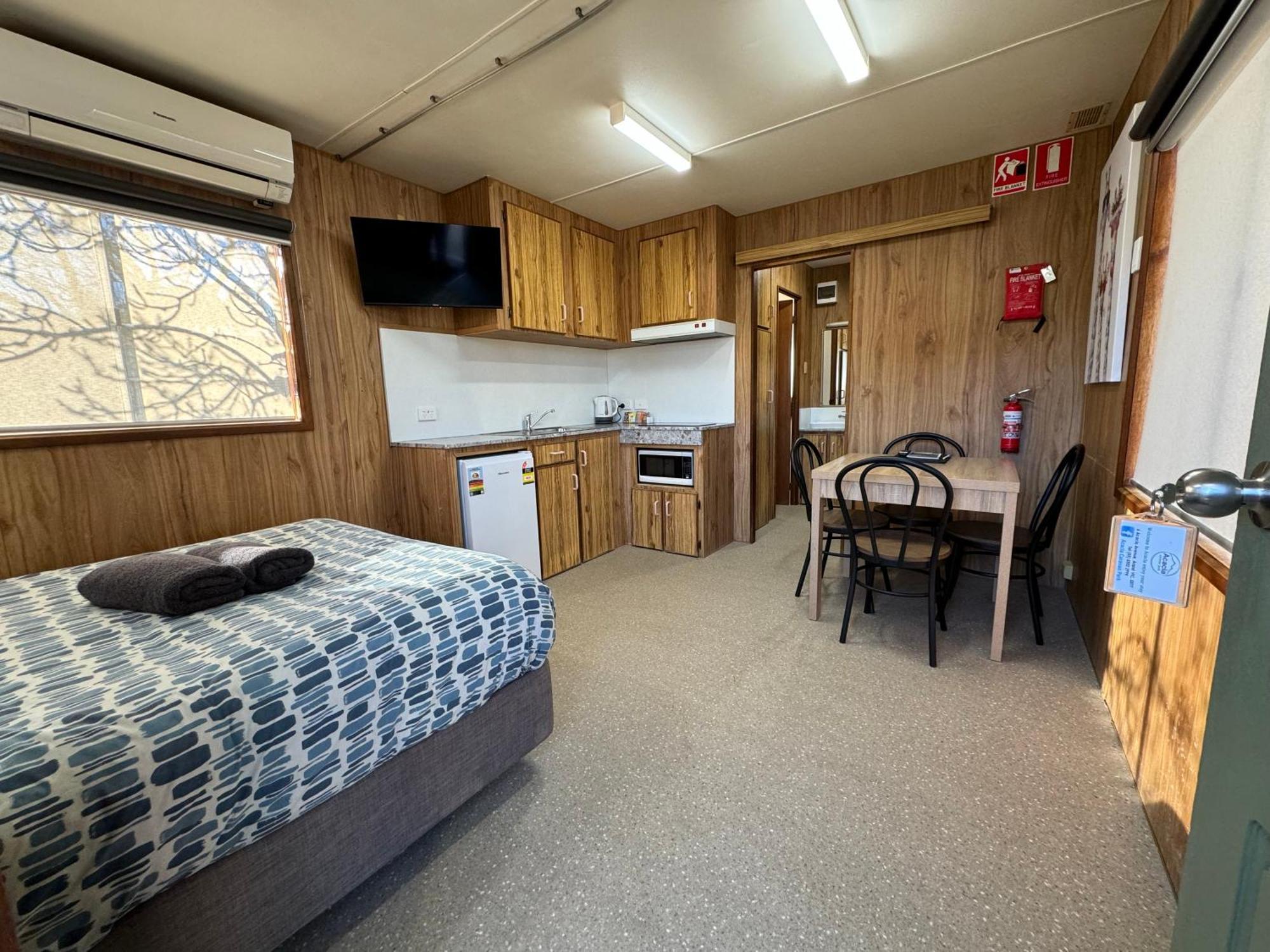 Acacia Caravan Park & Holiday Units Арарат Экстерьер фото